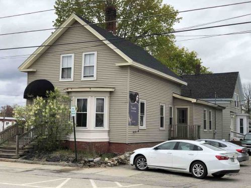 15 Summer St, Rochester, NH 03867-1423