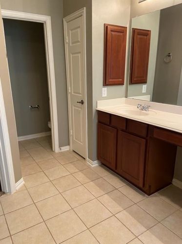 2500 Amy Lee Dr, Conroe TX  77304-5003 exterior