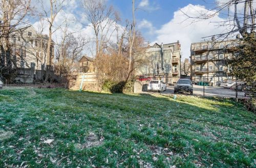2618 Hackberry St, Cincinnati OH  45206-2122 exterior