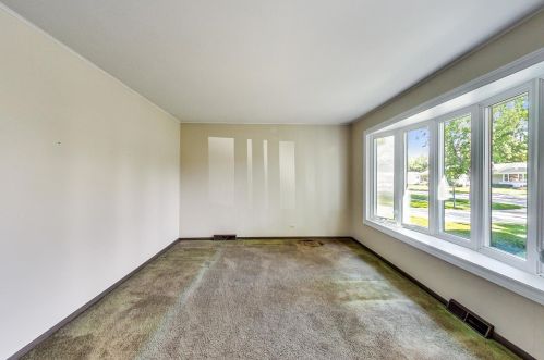 4001 Eagle Ln, Rolling Meadows, IL 60008-2925