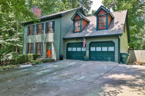 5045 Logans Run, Loganville, GA 30052-2834