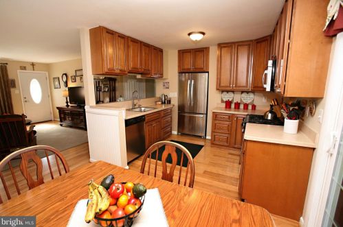 36 Mckinley Ave, Blenheim, NJ 08012-5318