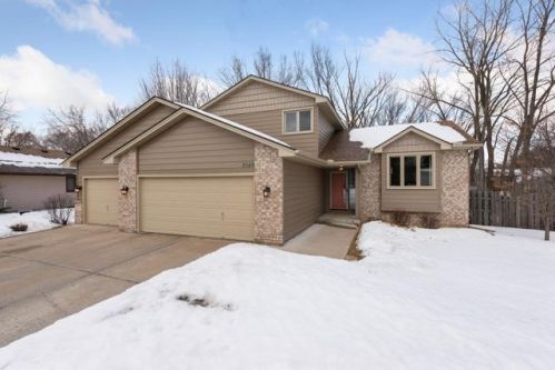 2649 Ardan Ave, Saint Paul, MN 55112-4608
