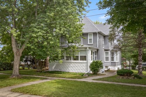 213 High St, Sycamore, IL 60178-1903