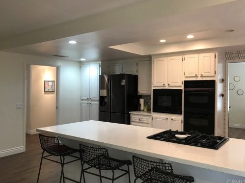 6807 Rycroft Dr, Riverside CA  92506-5352 exterior