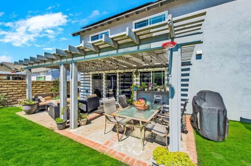 6236 Woodsboro Ave, Anaheim CA  92807-2347 exterior