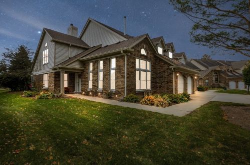 87 Willow Pkwy, Buffalo Grove, IL 60089-4634
