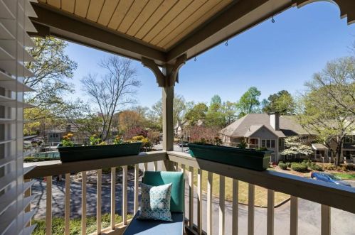 312 Hollyfax Cir, Atlanta GA  30328-5702 exterior