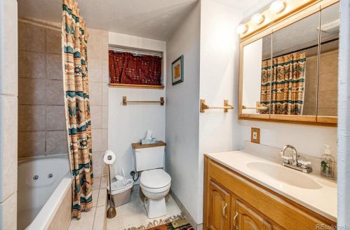 4070 Dartmouth Ave, Denver CO  80222-6861 exterior