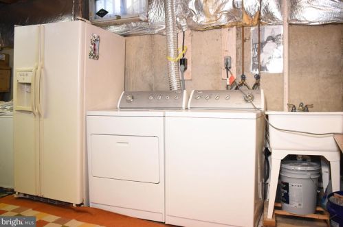 2843 Schubert Dr, Silver Spring MD 20904-6886 exterior