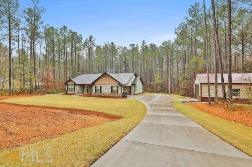 1844 Holbrook Rd, Newnan, GA 30263