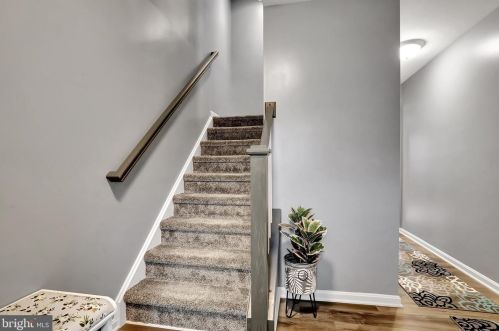 77 Overlook Dr, Hanover PA 17331-9136 exterior