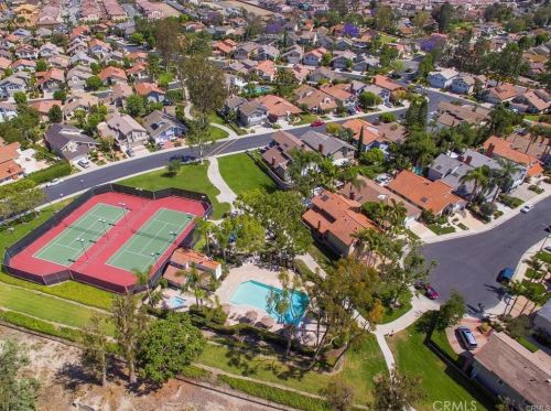 10 Vispera, Irvine CA  92620-2127 exterior