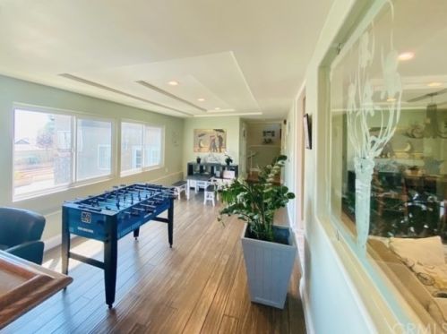 990 25 St, Upland CA 91784-1006 exterior