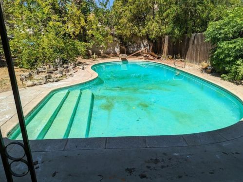 1525 Geraldine Ave, Fresno, CA 93728