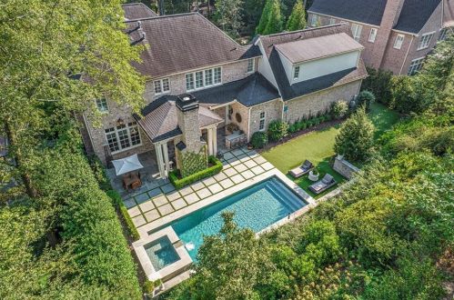 271 Hillside Dr, Atlanta GA  30342-3623 exterior
