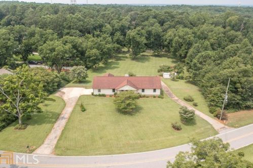 266 Oakridge Dr, Forsyth, GA 31029-9567