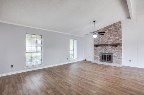 1122 Melissa Ln, Garland TX  75040-4848 exterior