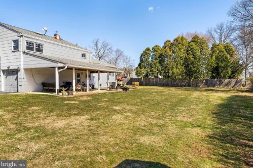 10 Gloucester Ln, Trenton NJ  08618-1006 exterior