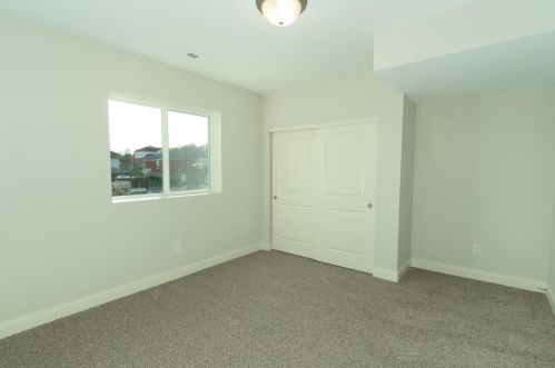 4712 Hampton Pointe Dr, Cincinnati, OH 45248-1535