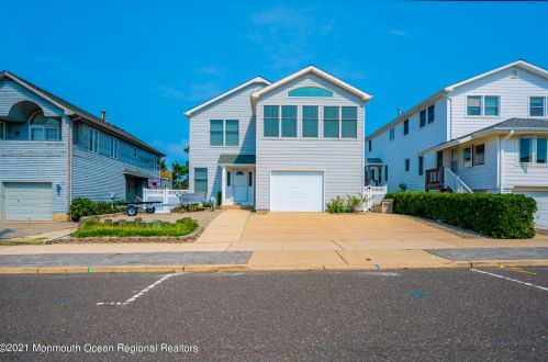 7 Bond Ave, Lavallette, NJ 08735-2109