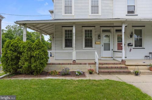 121 5th St, Palmyra, NJ 08065-2622