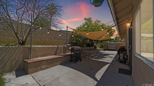 18848 Pigeon Ct, Bloomington, CA 92316-2748