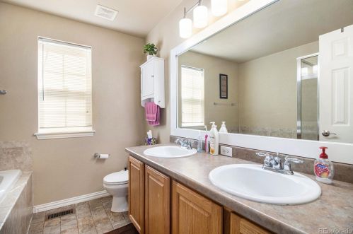 21413 Nassau Pl, Aurora CO 80013-3320 exterior