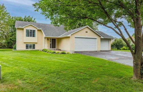 8915 Farmstead Ave, Monticello, MN 55362-8838