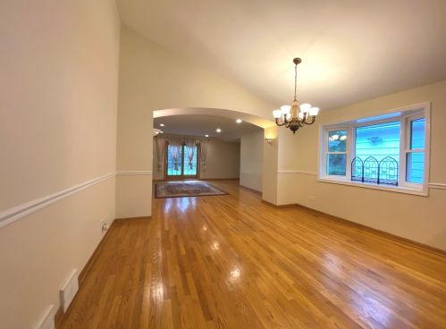 1133 Davis Ave, Bannockburn IL  60015-2123 exterior