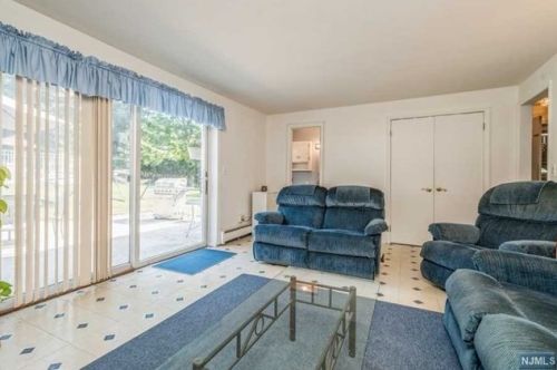 23 Meadow Ln, Hackettstown NJ  07840-4115 exterior