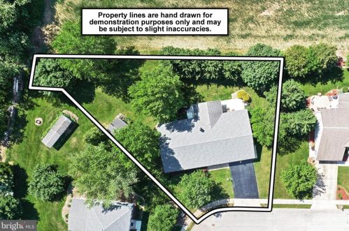 2865 Admire Springs Dr, York PA  17315-4584 exterior