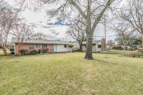 1811 Pleasant Run Rd, Carrollton TX 75006-7539 exterior