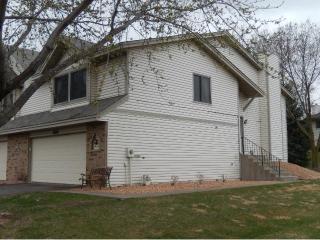 6585 Falstaff Rd, Saint Paul, MN 55125-2427