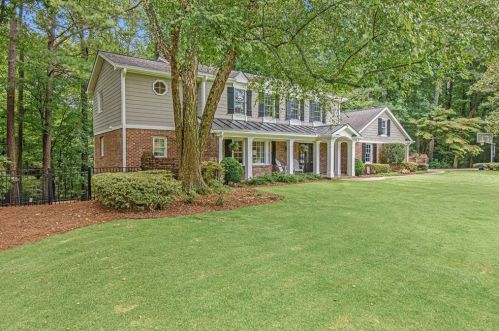 3255 Jett Ferry Ct, Atlanta, GA 30350-5415