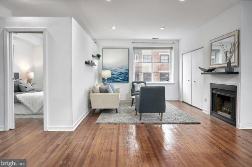 739 5th St, Philadelphia, PA 19123-2821