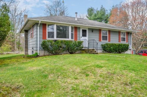 444 Hill Rd, Glocester, RI 02859-2909