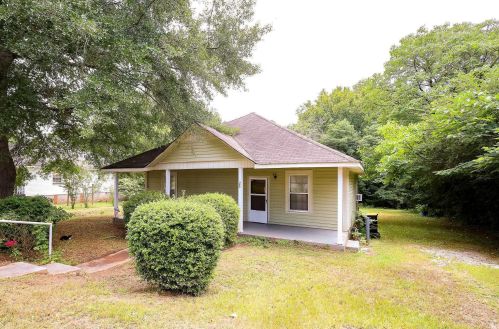 26 South St, Newnan, GA 30263-1042