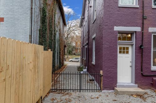 2612 Hemlock St, Cincinnati OH  45206-1608 exterior