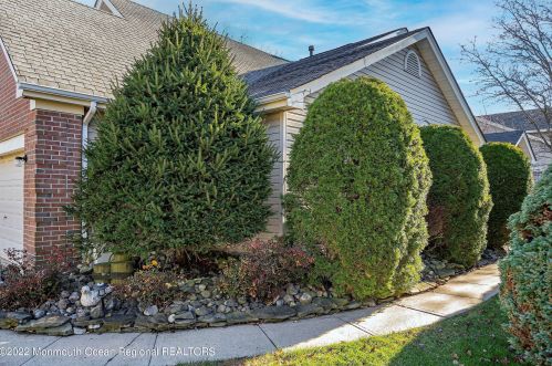 99 Sandpiper Dr, Berkeley Township, NJ 08721-1964