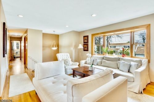 128 Dietz St, Cranford, NJ 07016-3222