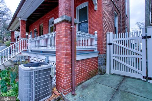 827 Walnut St, Lancaster PA  17602-2436 exterior