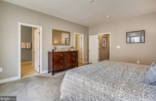 642 Ellsworth Dr, Silver Spring MD 20910-4301 exterior