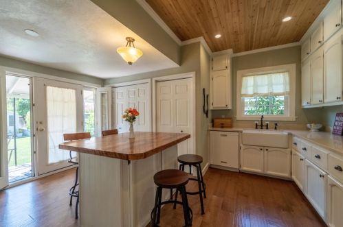 121 Elmwood Ave, Modesto, CA 95354-0529