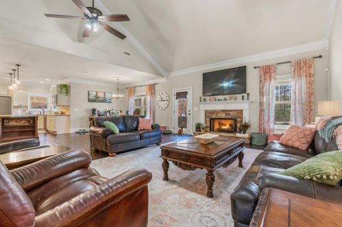 112 Legacy Dr, Villa Rica, GA 30180-7892