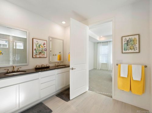 8584 Quemoy St, Denver CO  80016 exterior