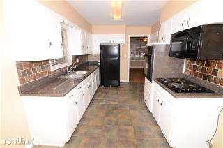 1994 Pine Oak Dr, Atlanta GA  30310-2219 exterior