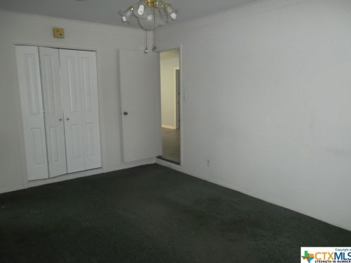 501 Houston St, Refugio, TX 78377-1929