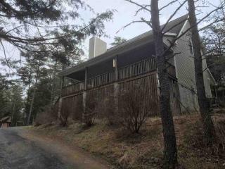 6144 Crooked Run Rd, Basye, VA 22810-2057