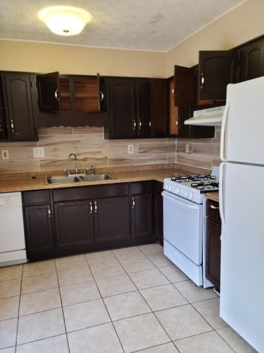 2131 Fairway Ct, Conyers GA  30013-2182 exterior